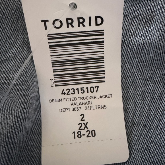 Torrid Denim Fitted Trucker Jacket kalahari - Picture 2 of 4
